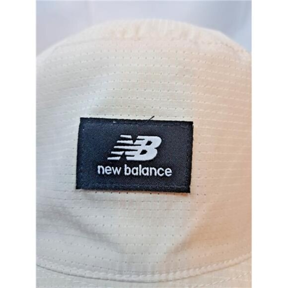 New Balance Green & Cream Bucket Hat Golf Fashion Sun Hat EUC - Picture 3 of 4